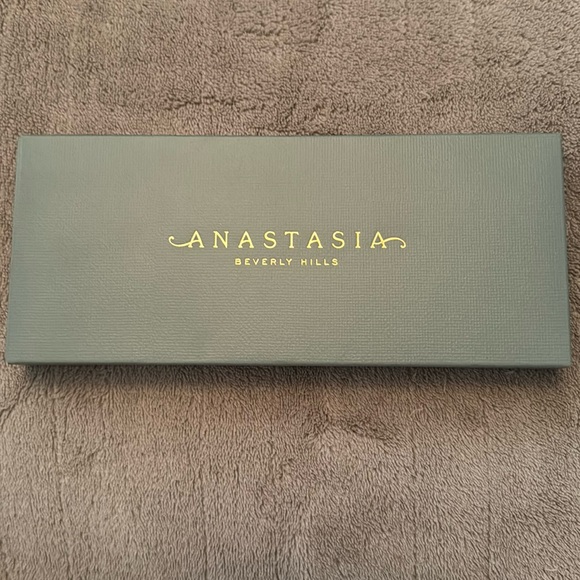 BNIB ANASTASIA BEVERLY HILLS NOUVEAU PALETTE